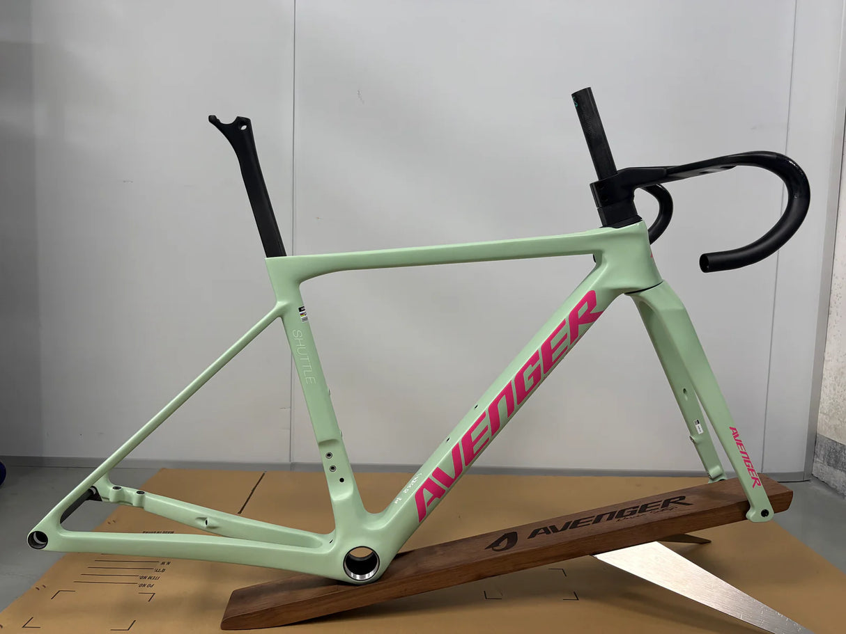 Avenger Shuttle Frame 2026 colors