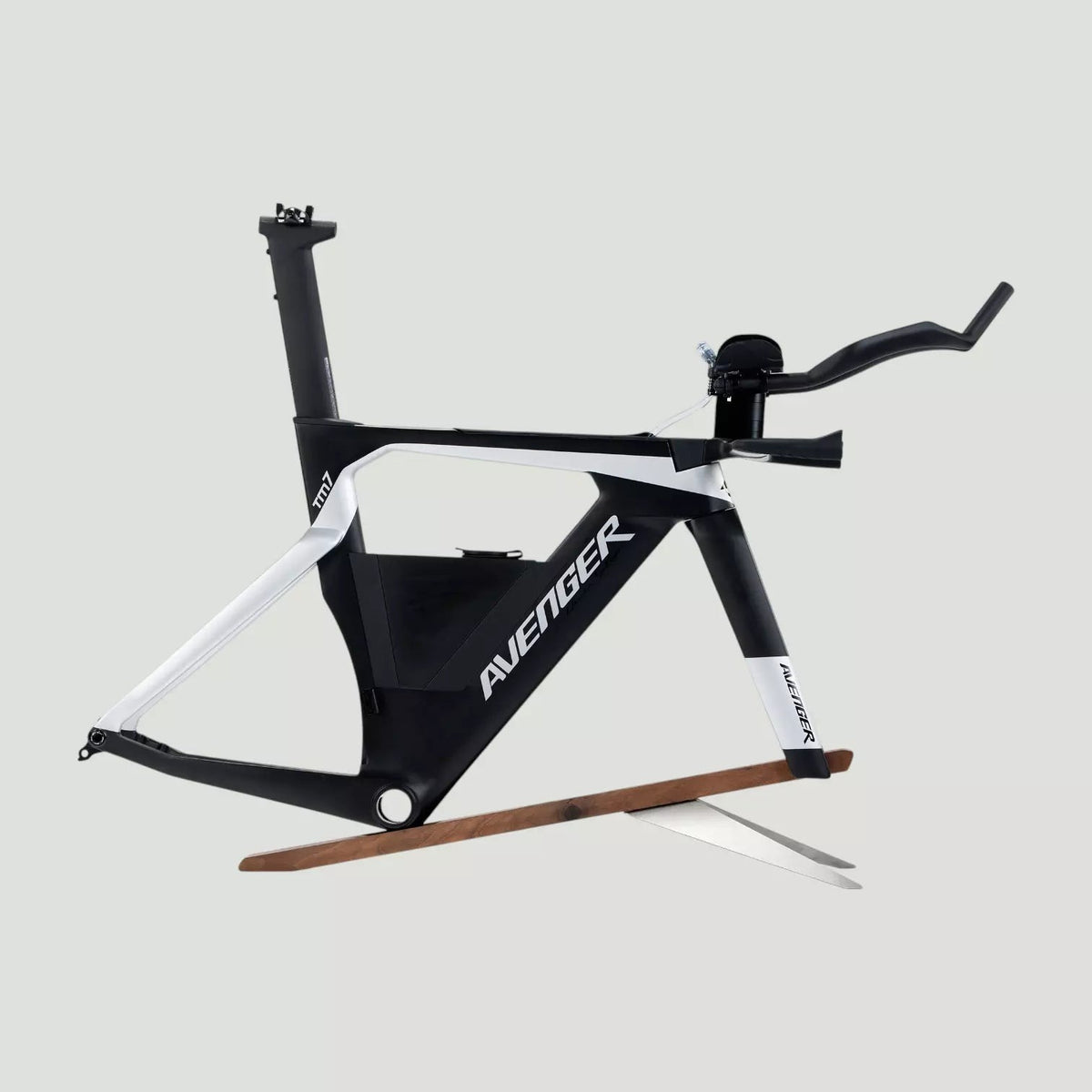 Cuadro Avenger TM7 Negra Plata-Carbono, vue côté transmission