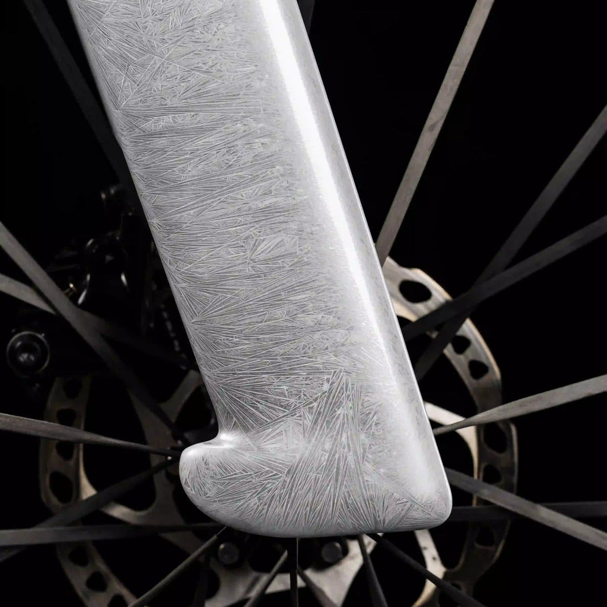 Bicicleta Winspace M6 105 Mecánico Frost White, detalle de la horquilla