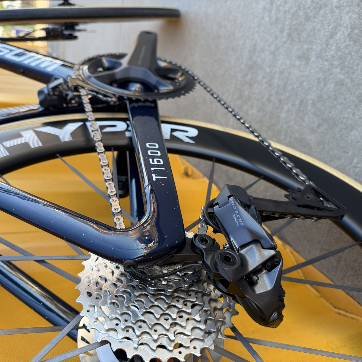 Rad Winspace T1600 Ultegra Di2 Deep Space, Kettenstreben-Detail