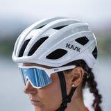 Kask Mojito³ blanco en uso