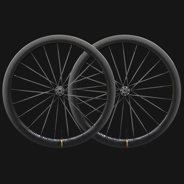 Ruedas de carbono con radios de carbono