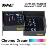 TiNE Kit de Tornillería de Titanio Shimano Di2 en acabado Chroma Dream (tornasolado), caja abierta con todas las piezas