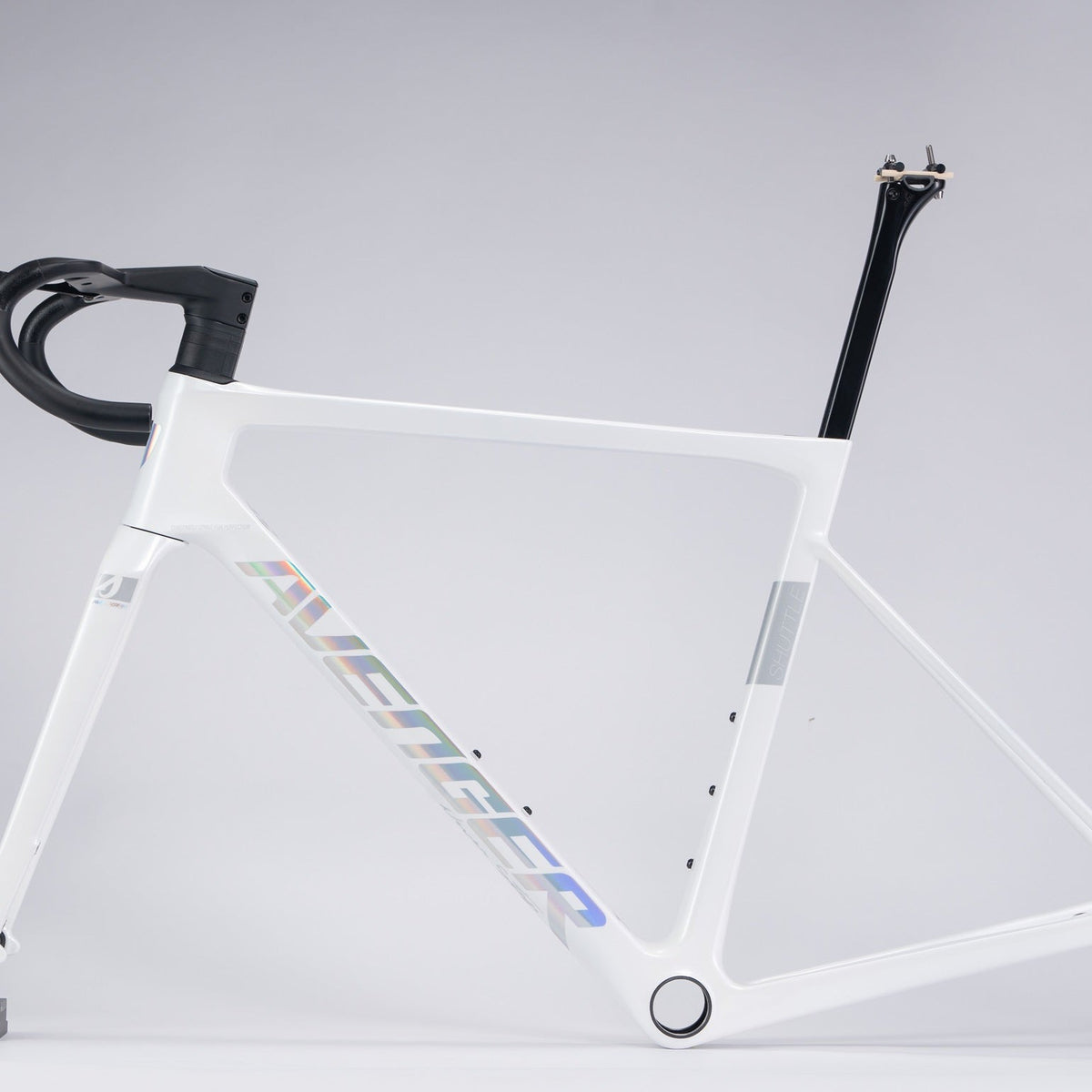 Bicicleta Avenger Shuttle 2026 Pure White, détail