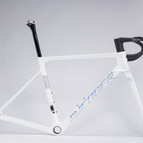 Bicicleta Avenger Shuttle 2026 Pure White, vue latérale