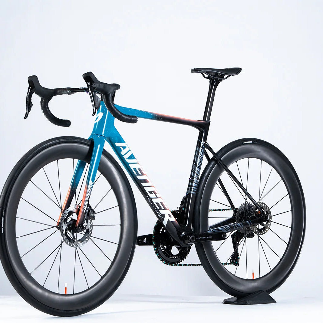 Bicicleta Avenger Shuttle SL Riders Edition, vue de trois quarts