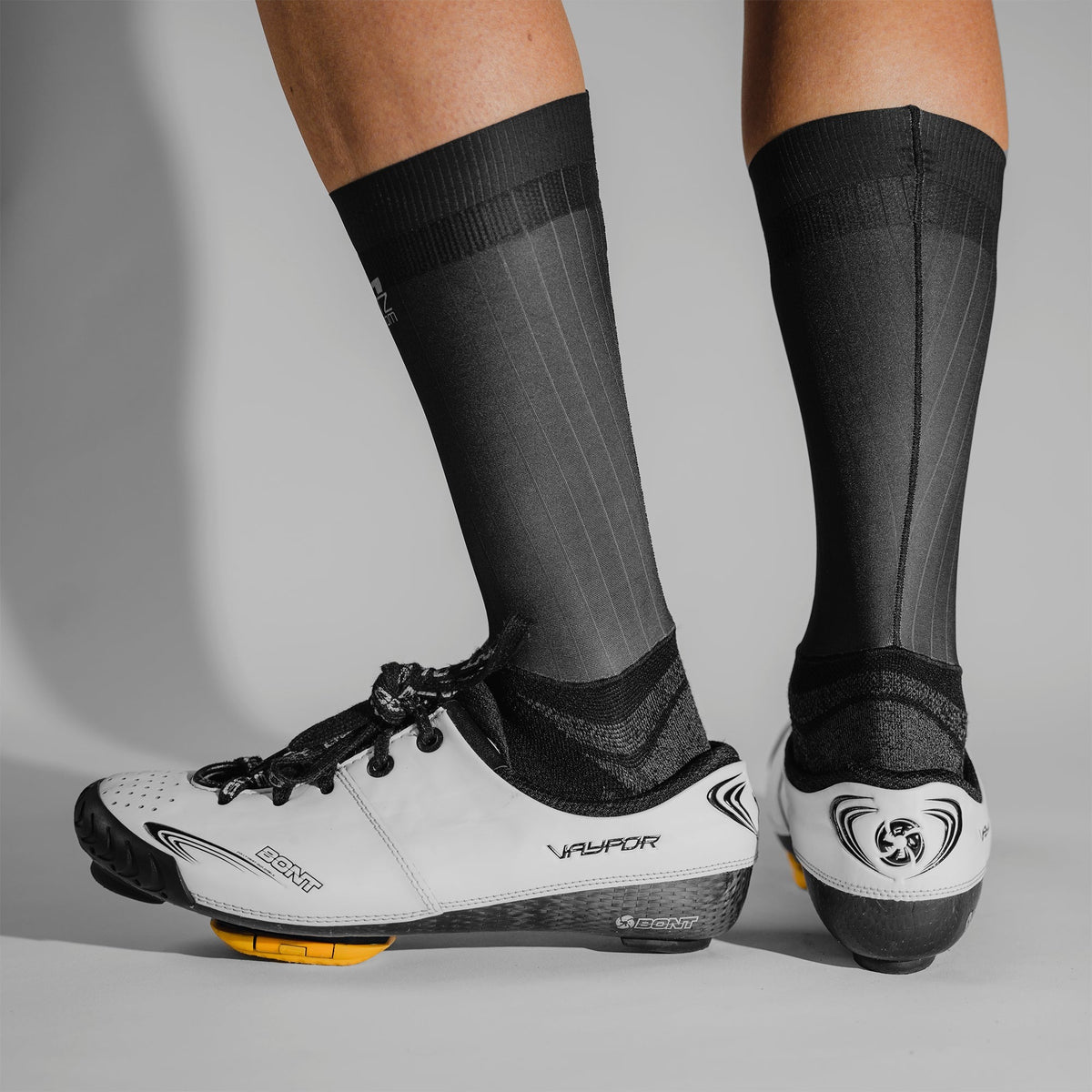 Bont Aero Sokz — Calcetines Aerodinámicos black, rear view