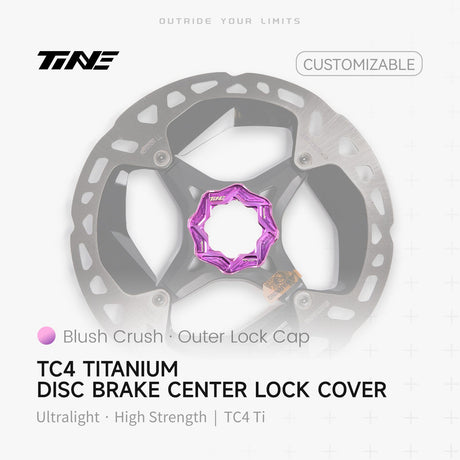 TiNE Tapa Center Lock Exterior de Titanio en acabado Blush Crush (rosa fucsia) sobre un disco de freno