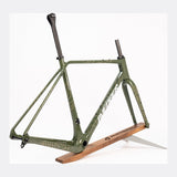 Cuadro Avenger Gravel FM188 Cactus Green, vue de trois quarts arrière