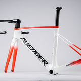 Cuadro Avenger R7 blanc, vue latérale