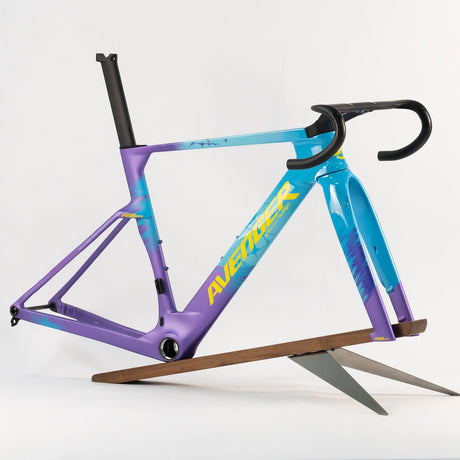 Cuadro Avenger R8RS Blau, Dreiviertelansicht
