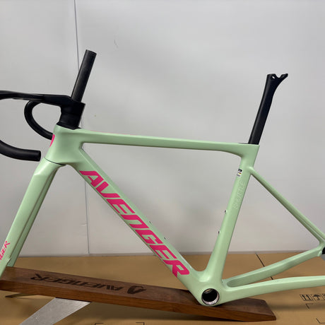 Cuadro Avenger Shuttle 2026 Avocado green, Detail