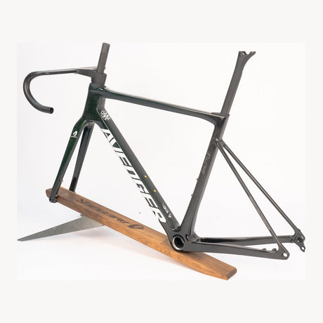 Cuadro Avenger Shuttle 2026 Ice green carbon, Detail