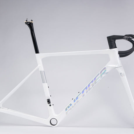 Cuadro Avenger Shuttle Pure White, Seitenansicht