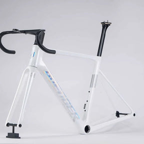 Cuadro Avenger Shuttle Pure White, vista di tre quarti