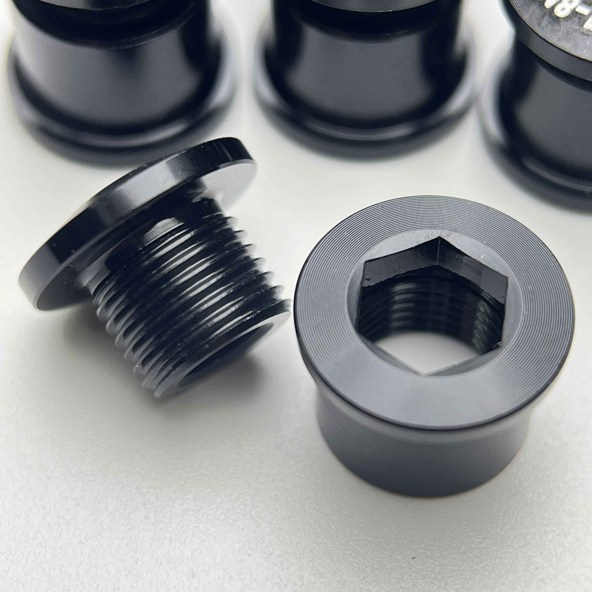 Cybrei Tornillos para Platos noir, détail