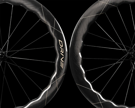 Ruedas EliteWheels Helix 68D SS Fusión de oro, detalle del perfil ondulado y los vinilos