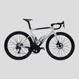 Vélo Evolve Artista Cima Force AXS Navy White, montage de référence Evolve avec un autre groupe