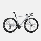 Bicicleta Evolve Artista Cima Red AXS Streams, vista lateral con logo grande