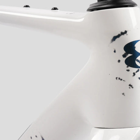 Gravelbike Evolve Cima GR White, Steuerrohr-Detail