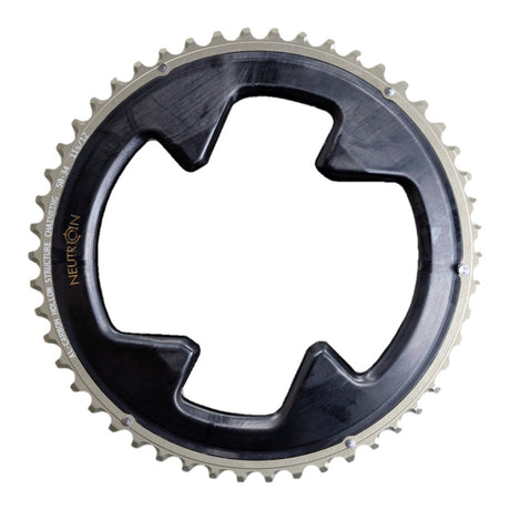 Platos Neutron de Carbono hartanodisiert, Detail