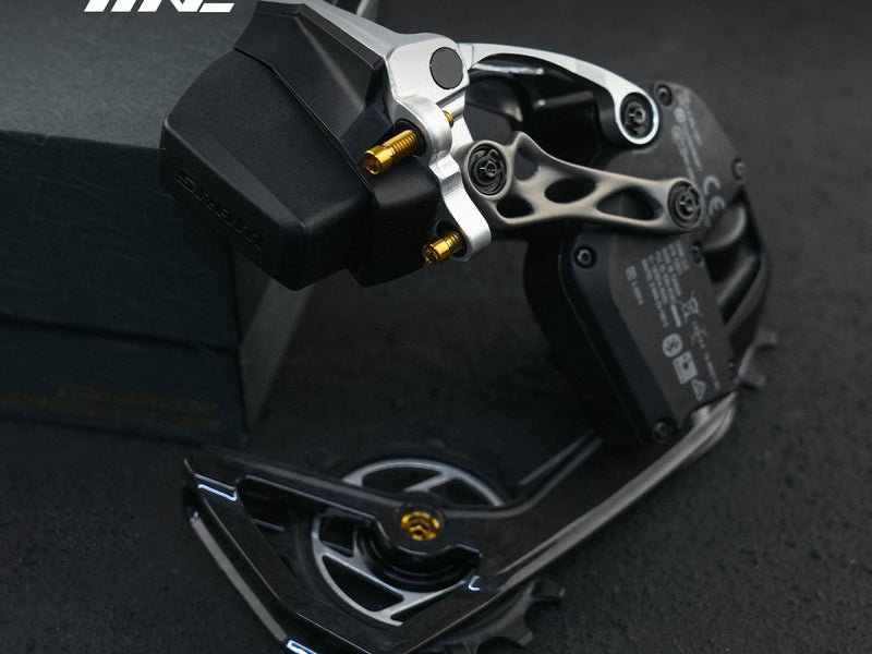 Deragliatore posteriore SRAM Red AXS con viteria in titanio TiNE dorata