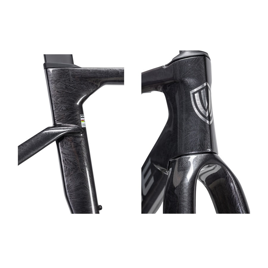 Bicicleta Winspace M6 105 Di2 Frost black, detalle del tubo de dirección