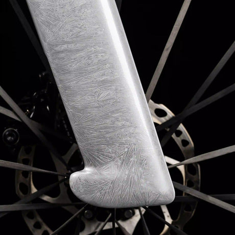 Bicicleta Winspace M6 105 Mecánico Frost White, detalle de la horquilla