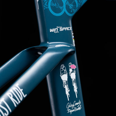 Bicicleta Winspace M6 105 Mecánico Uncle Rinne Collaboration, detalle del tubo de sillín