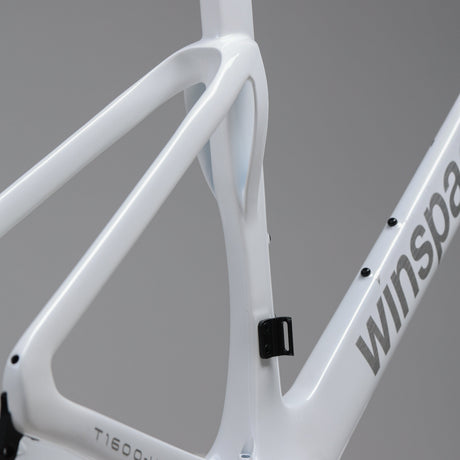 Cadre Winspace T1600 Ultra Pearl White, détail du tube de selle